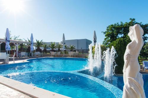 Πισίνα στο ή κοντά στο Семеен хотел Golden Place