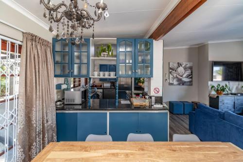 Гостиная зона в Vista Oceana – 4 Bedroom, Uvongo, Manaba Beach