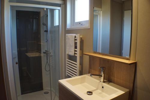 Bilik mandi di Ferme Du Chateau