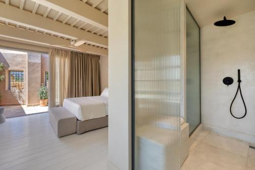 AZADE Chania photo 2