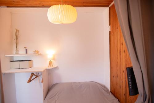 Posteľ alebo postele v izbe v ubytovaní Studio cocon sous les toits de Jaurès