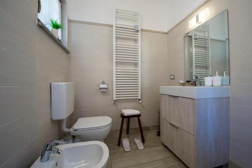 Ένα μπάνιο στο B&B Pousada Rio Aosta-servizi di Bed and breakfast