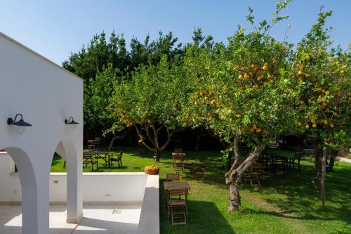 Taman di luar La Casa sul Faro