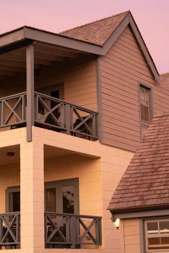  West Rock Villas -  Room  picture :   Tea/Coffee maker    Shower    Safety deposit box                           