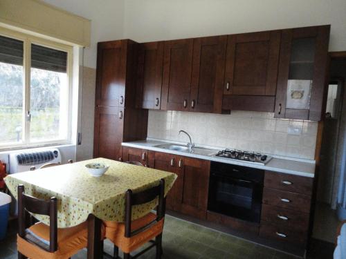 Kuchyň nebo kuchyňský kout v ubytování Albergo Carpino