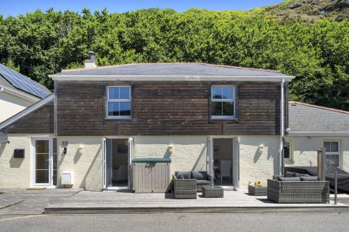 Rosevilla Farmhouse – Photos 2