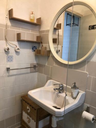 Bilik mandi di Vivaros1 : Appartement centre de Vinaros proche plage