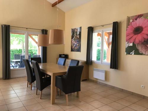 Serene villa in Les Forges with shared pool – Photos 2