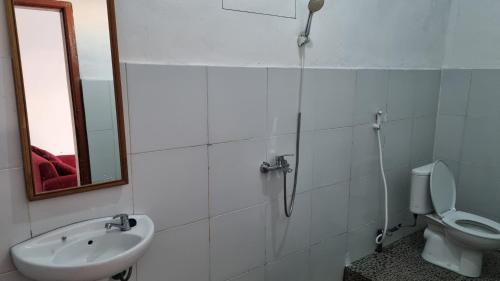 Ένα μπάνιο στο Horizon Senaru Villa