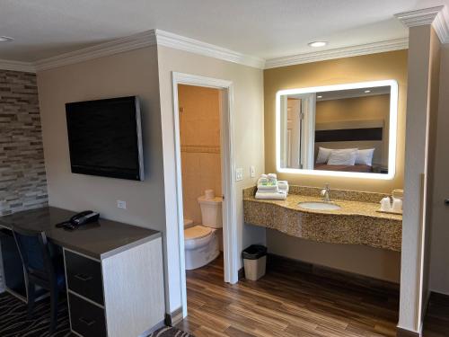 Walnut Inn & Suites West Covina 욕실