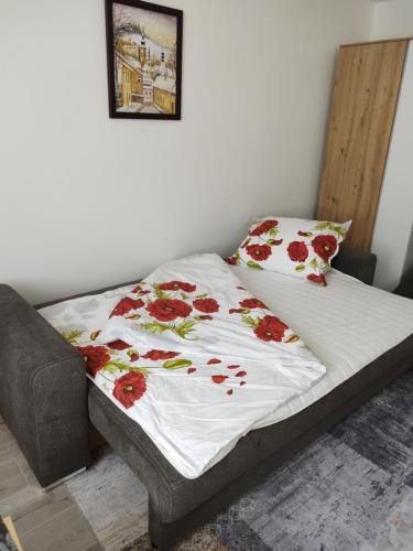 Ένα ή περισσότερα κρεβάτια σε δωμάτιο στο Apartmán Dolinky