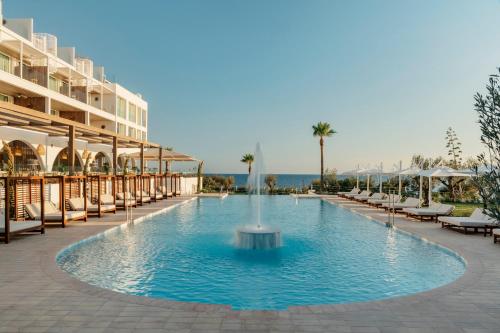 The swimming pool at or close to Villa Le Blanc, a Gran Meliá Hotel - The Leading Hotels of The World