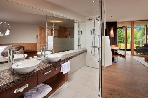 A bathroom at Engels Park
