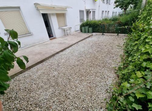 Zdjęcie z galerii obiektu Vive Vitoria Apartamento con jardín w mieście Vitoria-Gasteiz