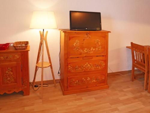Studio skis aux pieds avec balcon, centre station - FR-1-322-466