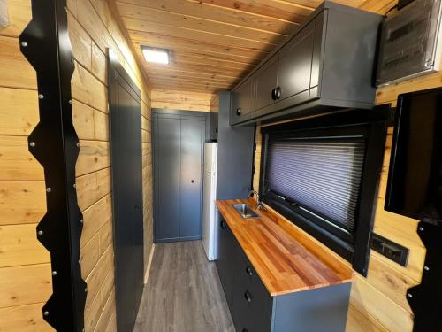 Kuchyň nebo kuchyňský kout v ubytování Bitez Tiny House & Beach