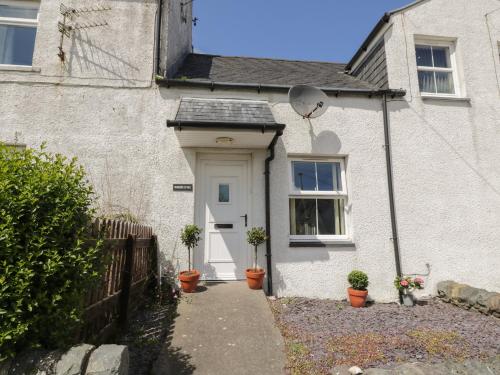 Bumblebee Cottage – Photos 2