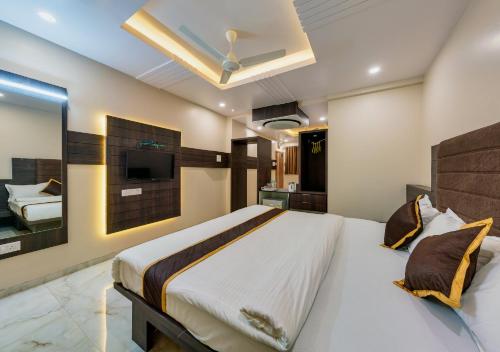 Gallery image of Hotel Aatithya Satkar Near Mahalaxmi Temple in Kolhapur