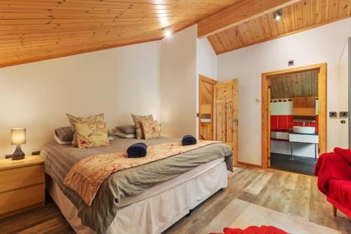 Gallery image of Everwyn Lodge - Luxury Lodge with Hot Tub in Penally