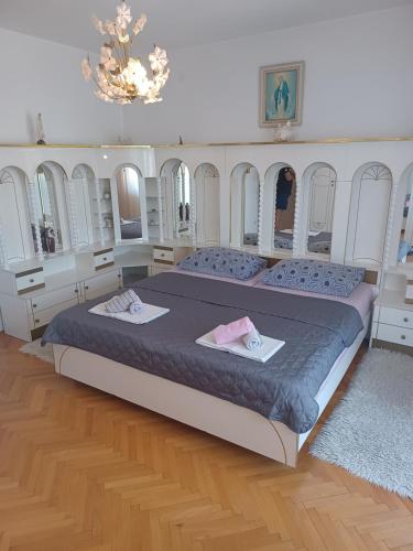 Ліжко або ліжка в номері Dalmatino