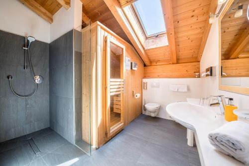 a bathroom with a shower and a sink at Naturresidenz Theistadl Apt 301 in Pracupola