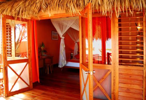 Gallery image of Hôtel **** Palissandre Côte Ouest in Morondava