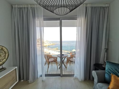 COSea Living: Seaside Two Bedroom Flat in Harbour 106