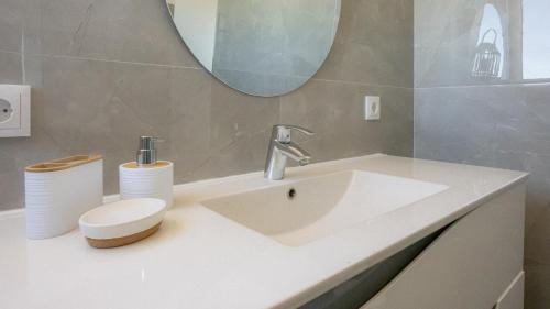 Torre Verde - Free Parking - Swimming pool - Sea View - BY BEDZY