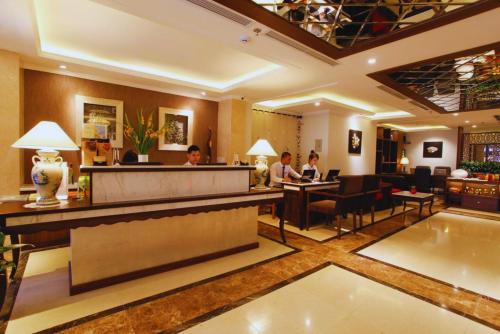 Area soggiorno di Hotel Emerald Waters Classy