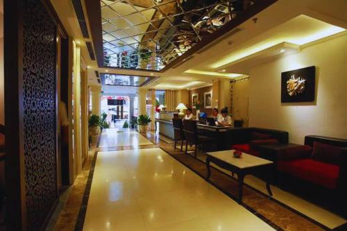 Area soggiorno di Hotel Emerald Waters Classy
