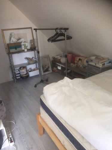 Ein Bett oder Betten in einem Zimmer der Unterkunft Chez Marylène 3 maison