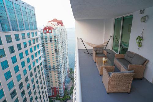 4 bed full condo in Miami with skyline & sea view photo 31
