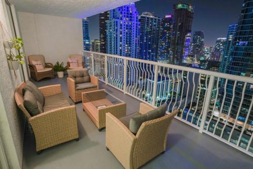 4 bed full condo in Miami with skyline & sea view photo 42