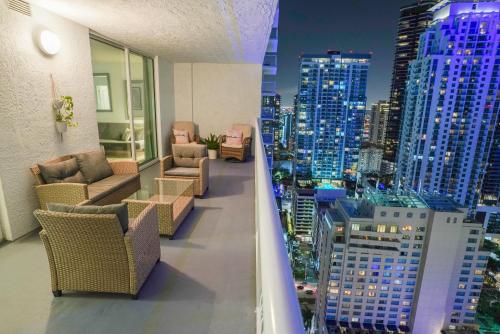 4 bed full condo in Miami with skyline & sea view photo 32