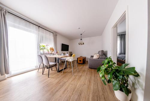 Χώρος καθιστικού στο Ferienwohnung Leipzig- Hirschfeld Apartments