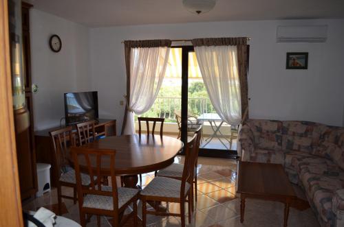 Apartman Frane Krk with free parking place