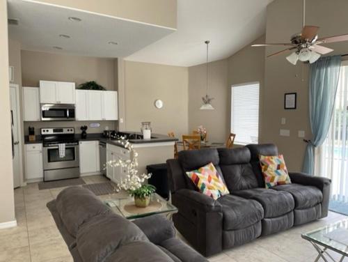 Tuscan Hills 4 Bedroom Pool Home w Game Room photo 6