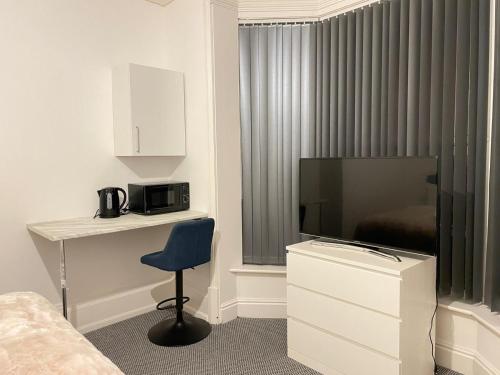 Televisyen dan/atau pusat hiburan di St Peter's Shared House