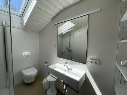 Koupelna v ubytování Gruppenferienwohnung am Auweg