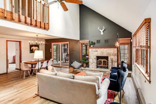 Pocono Pines Palace – Photos 2