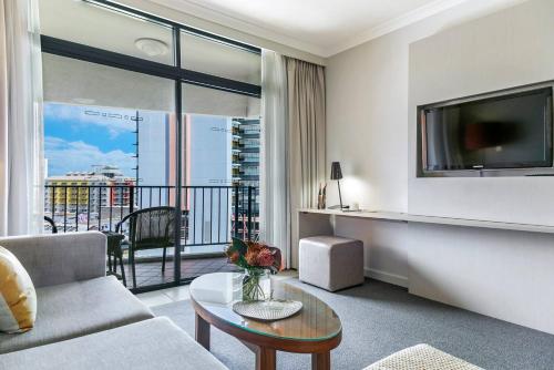 Bird's Eye Views from Chic Harbourside Abode – Photos 2