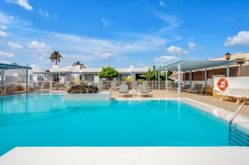 Apartamentos LIVVO Mar Azul - Adults Only