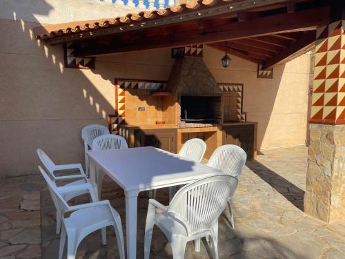 Fotografia z galérie ubytovania Willa con piscina v destinácii El Vendrell