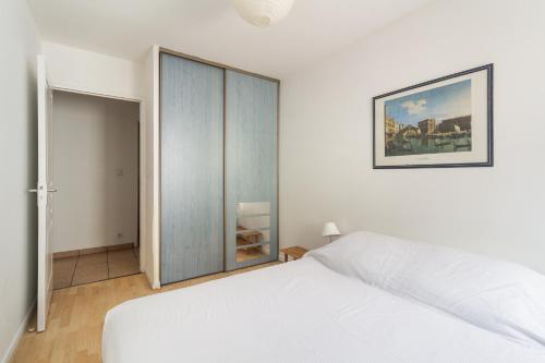 Posteľ alebo postele v izbe v ubytovaní Nice Apartment with Parking balcon Casa Lyon
