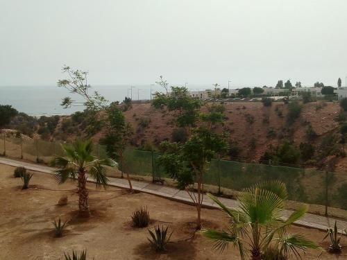 Appartement vue Mer, plage et piscine, 82m2, wifi, parking et piscines privées