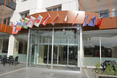 Bangunan di mana terletaknya hotel