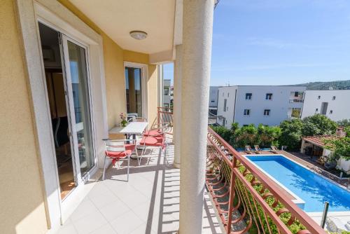 Family-friendly apartments with swimming pool Trogir - 16509