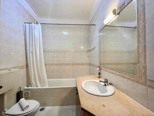 Albufeira Classic 1 With Pool by Homing