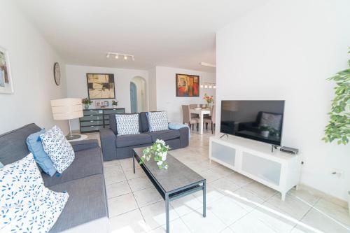 Coloradas Villa Alba Sea views and free heated pool