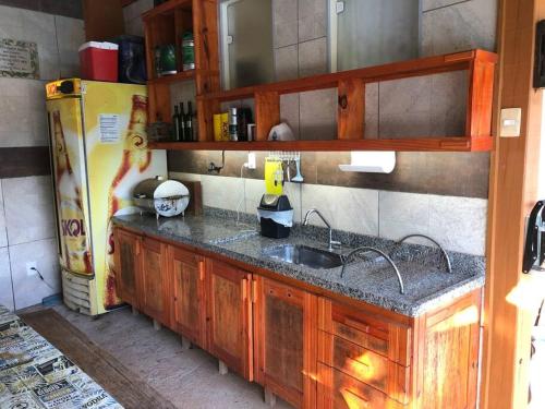 Dapur atau dapur kecil di Casa nas Montanhas em Domingos Martins